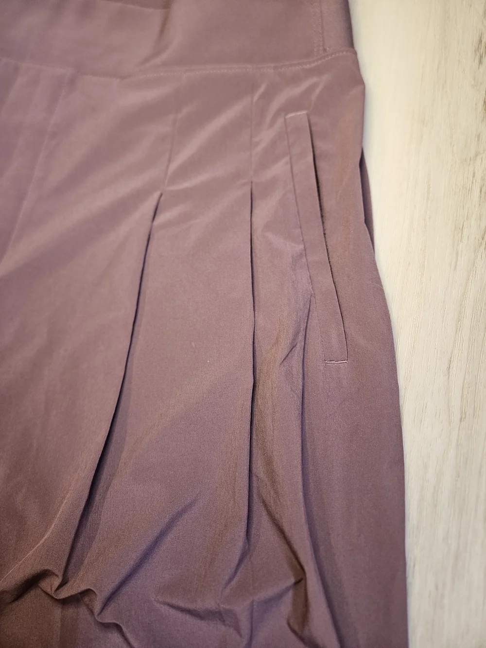 Athleta Brooklyn Heights Wide Leg Pleated Pants Mauve Purple Womens 14 Tall EUC - Picture 11 of 15